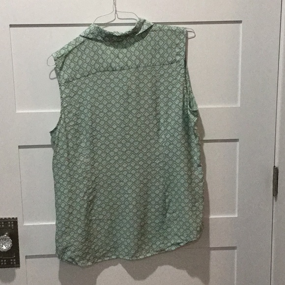 Van Heusen studio Easyfit Sleeveless blouse. - Picture 3 of 3